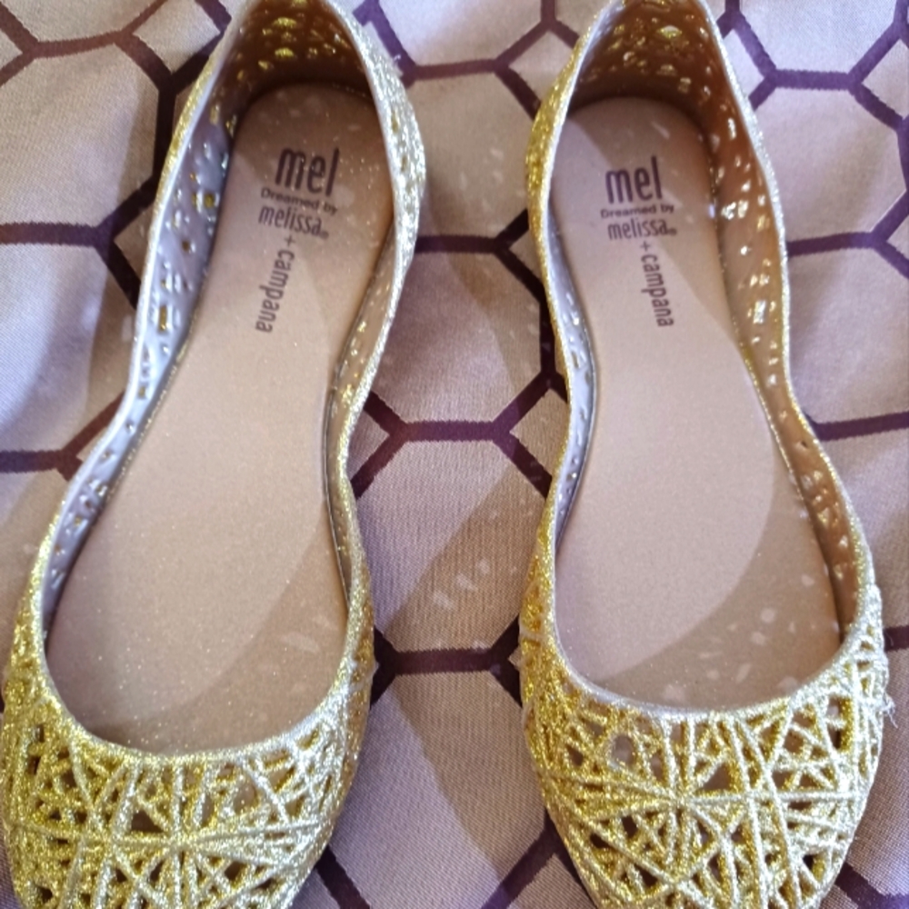 Melissa Canpana girl's golden shoes Size 2